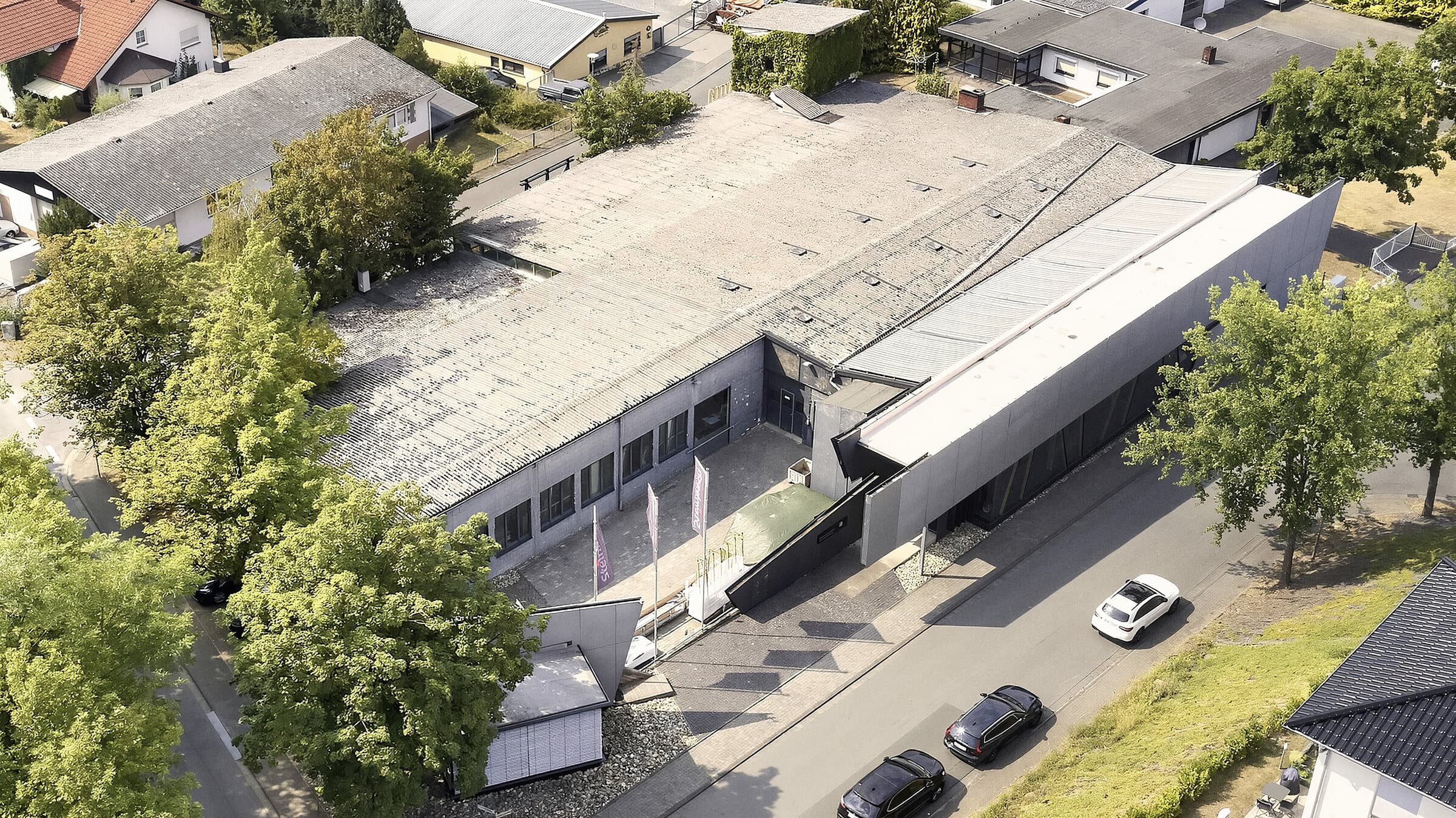 Der Produktionsstandort in der Lahnstraße in Solms aus der Luft